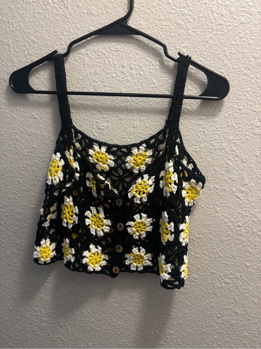 Crochet Floral Button-Front Crop Tank Top - Black/White/Yellow